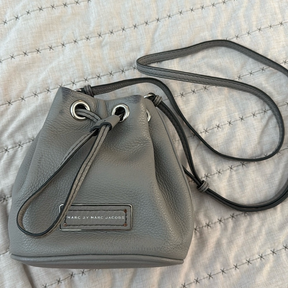 Marc Jacobs small grey crossbody bucket bag